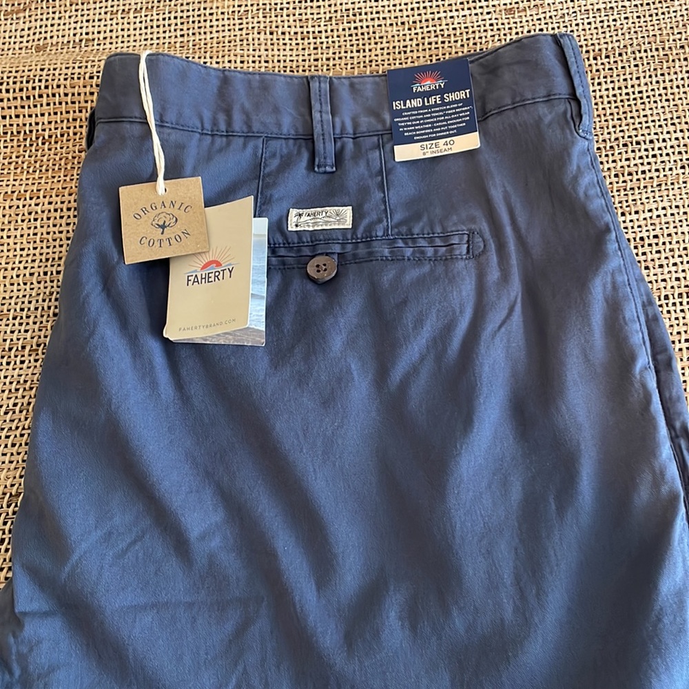 FAHERTY Island Life Shorts Size 40, NWT